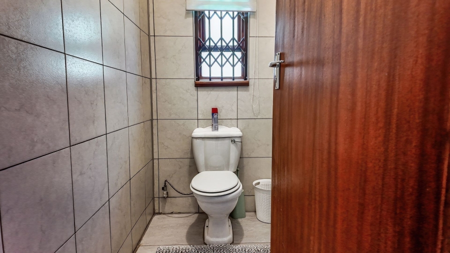 7 Bedroom Property for Sale in Waterkloof A H North West